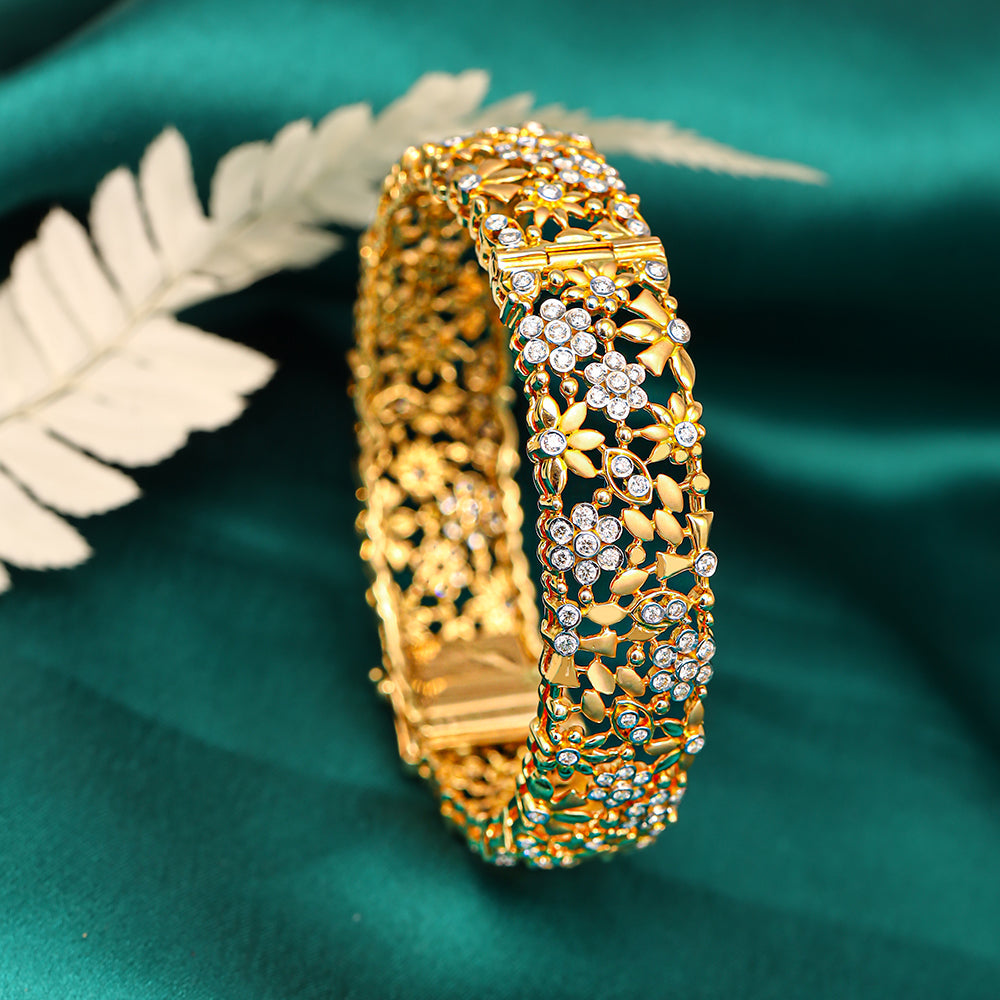 Buy Timeless Diamond And Gold Bangle | Zaveri Bros
