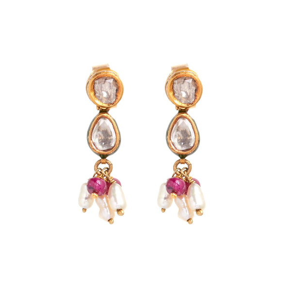 Avsar 18k (750) Yellow Gold and Diamond Stud Earrings for Women :  Amazon.in: Fashion